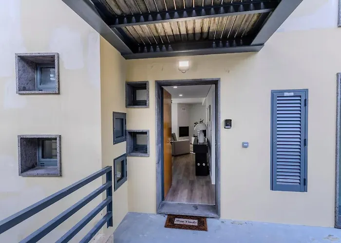 Casa Do Senhor Do Colegio Ponta Delgada