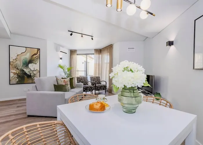 Casa Do Senhor Do Colegio *